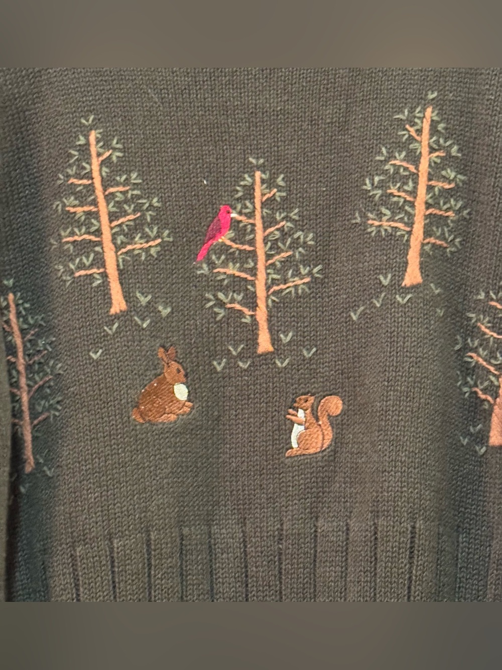 W Sz. Med Green Holiday Christmas Crew Sweater Santa Woodland Hand Embroidered - Picture 6 of 15